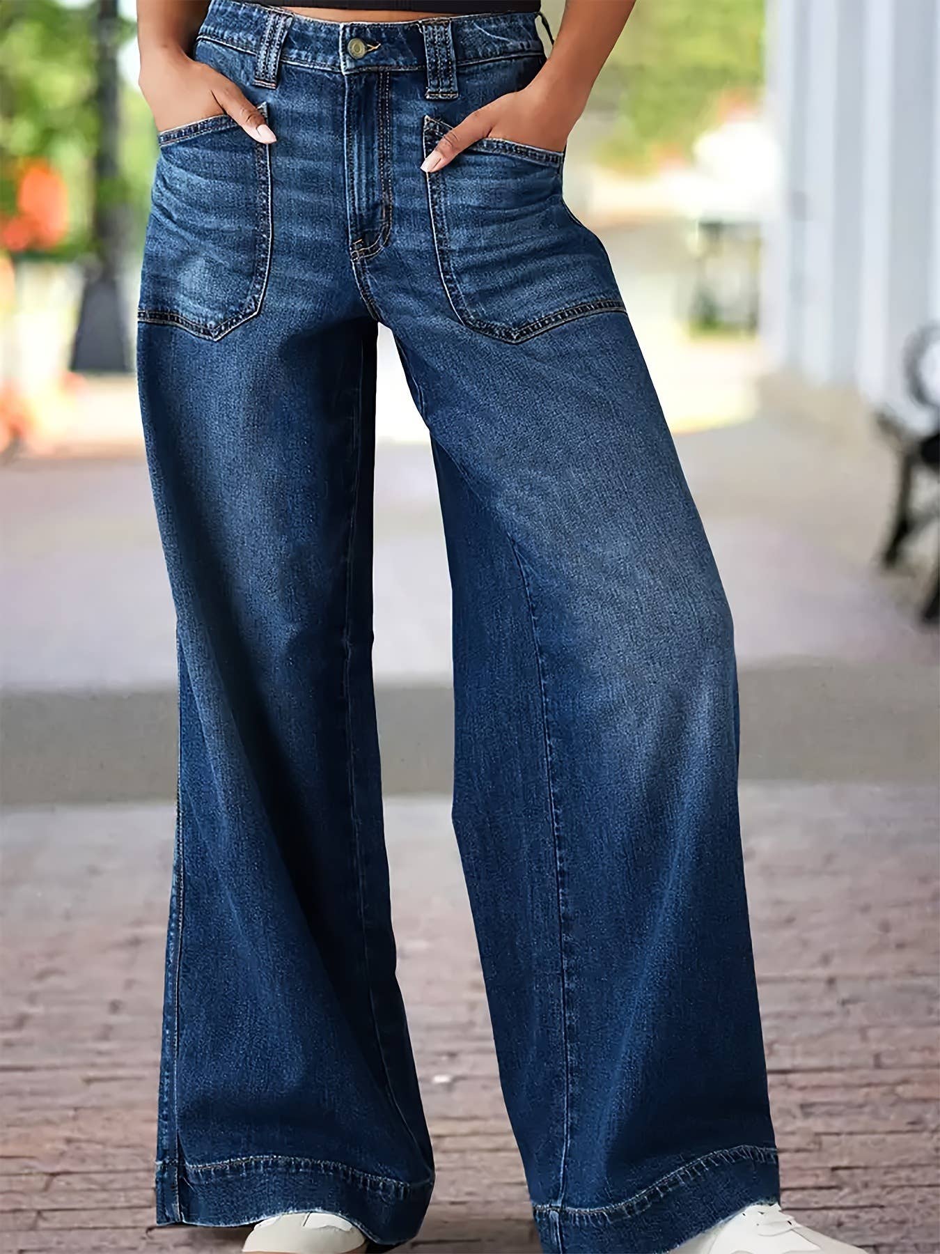 Stretchy casual wide-leg jeans